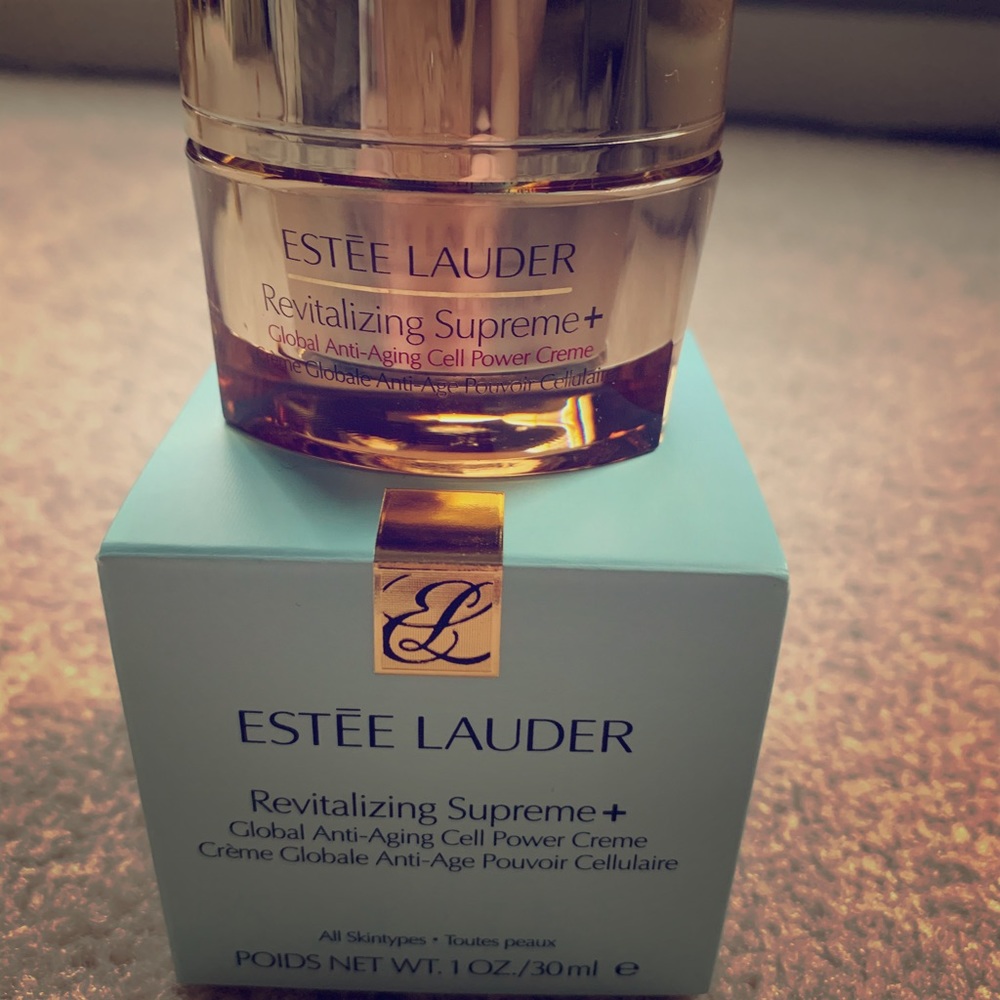 Estēe Lauder Revitalizing Supreme +READ